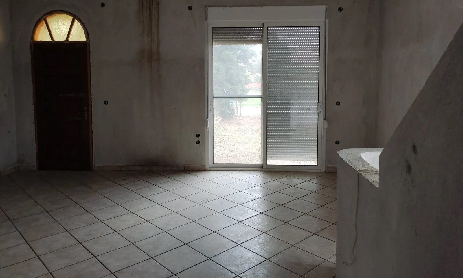 –342948738_1600x1200