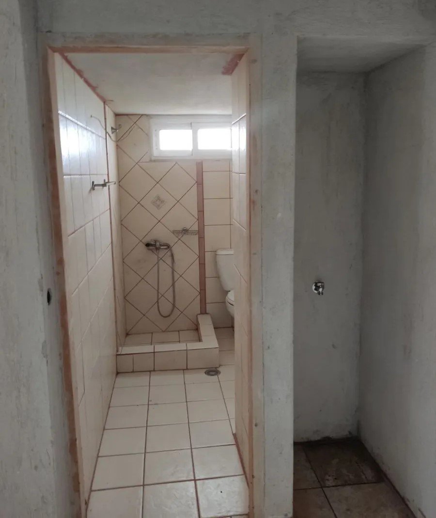 –343012697_1600x1200