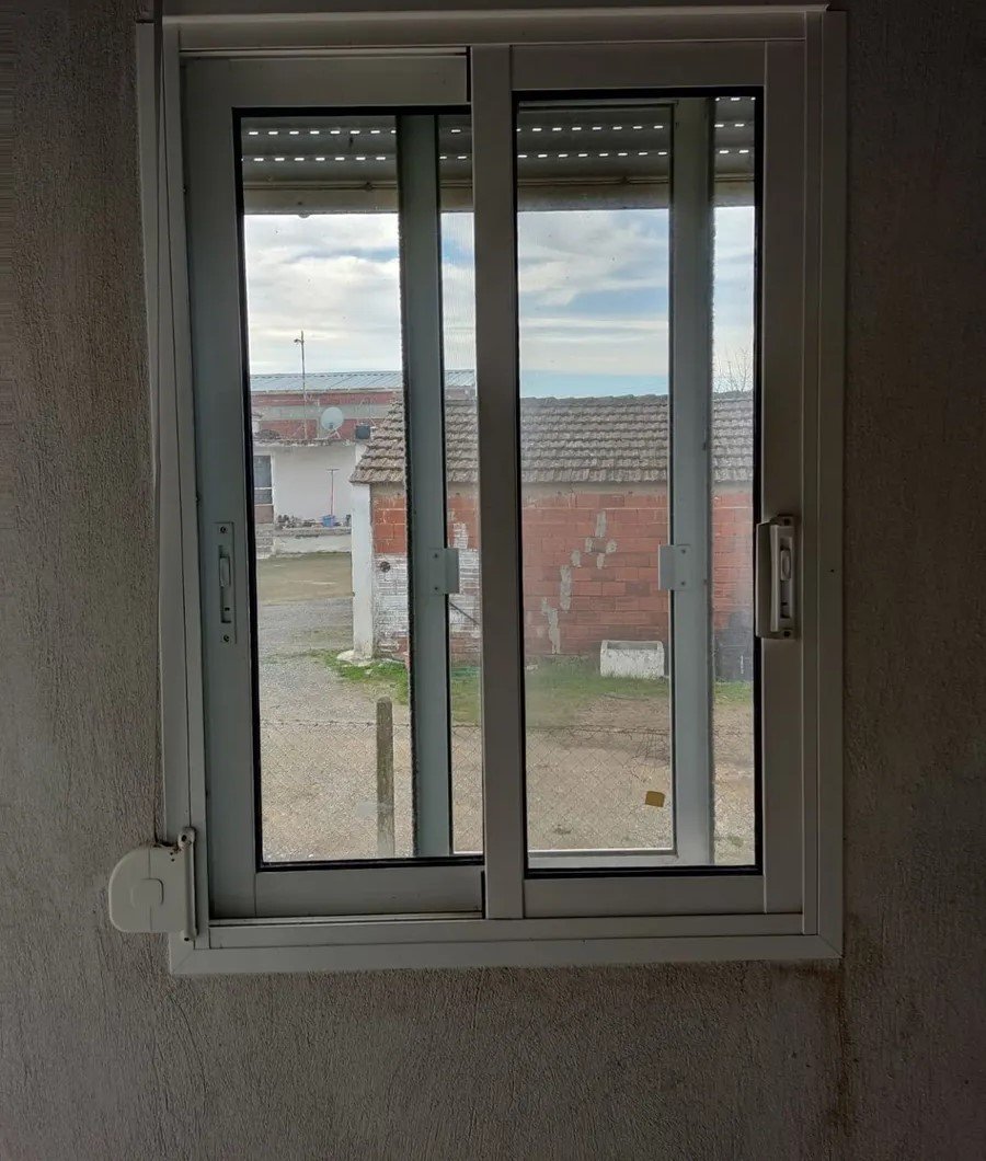 –343012705_1600x1200