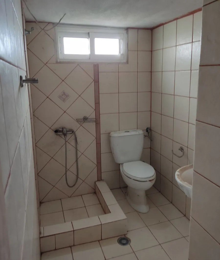 –343012722_1600x1200